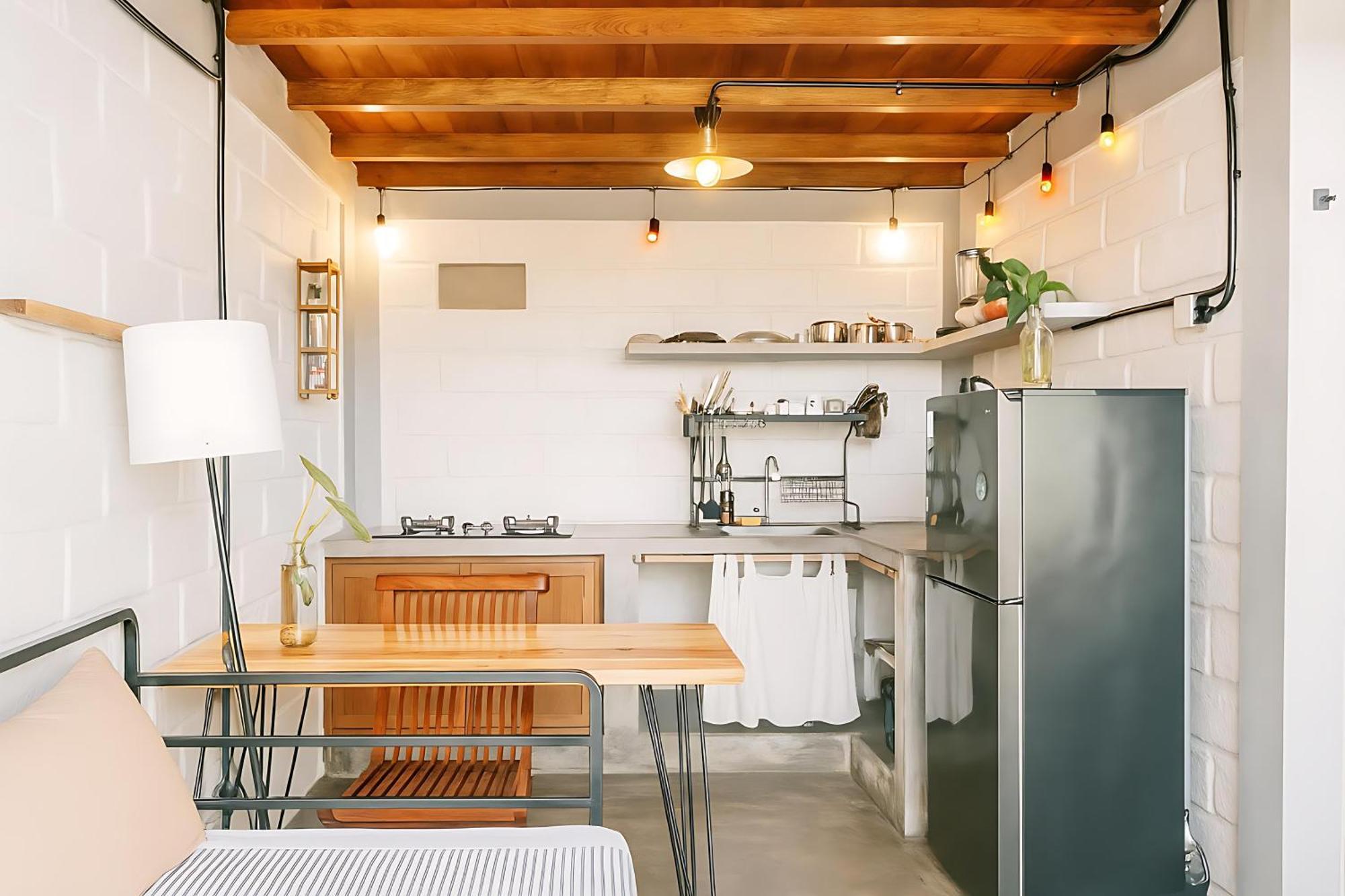Surf Loft With Private Kitchen And Shared Pool * Canggu (Bali)